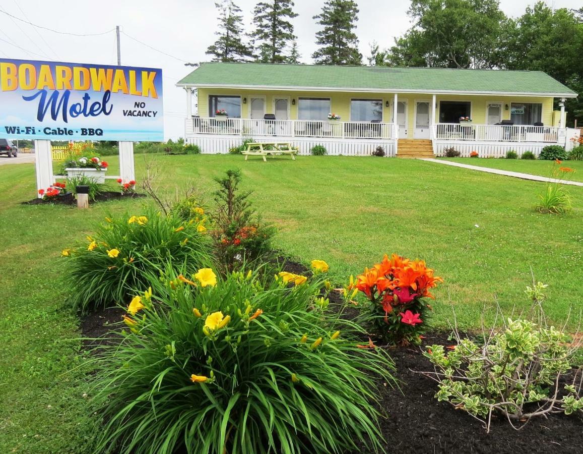 Boardwalk Motel Cavendish Eksteriør billede